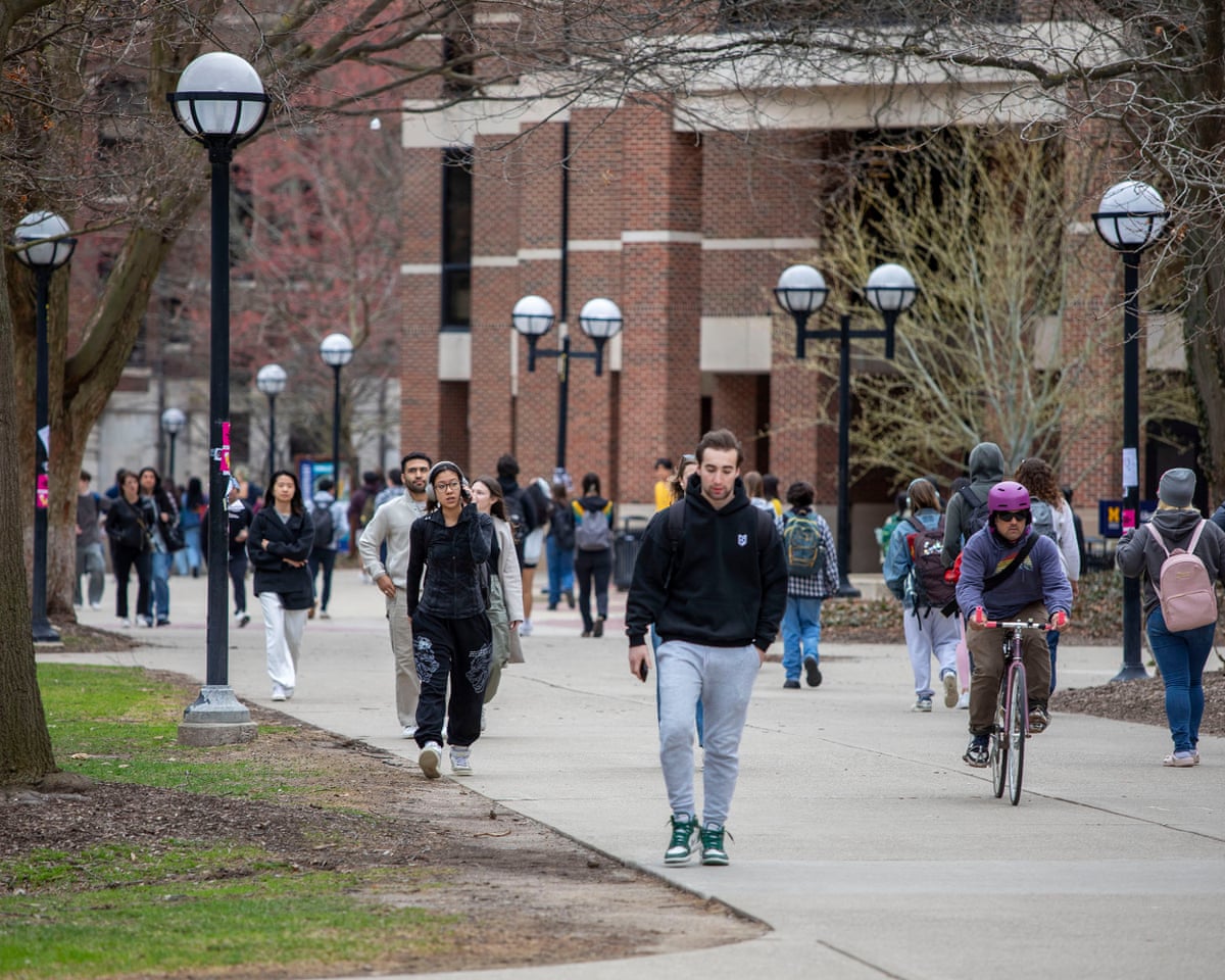 Пешее наблюдение